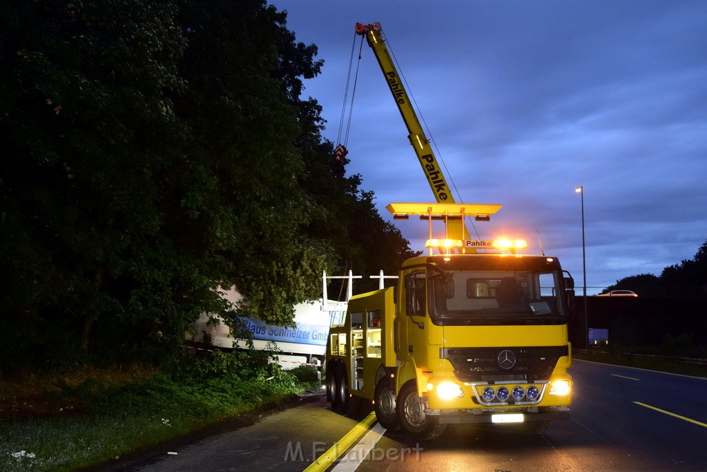 Schwerer VU A 3 Rich Oberhausen Hoehe AK Leverkusen P228.JPG - Miklos Laubert